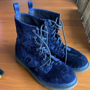 Dr Marten Dupe velvet combat boots
